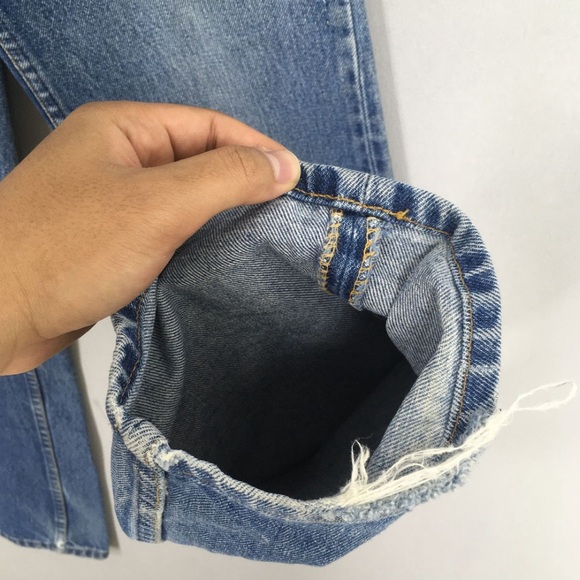 Vintage Levi’s Jeans - Picture 4 of 14